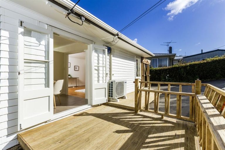 Photo of property in 1/36 Lyttelton Avenue, Forrest Hill, Auckland, 0620
