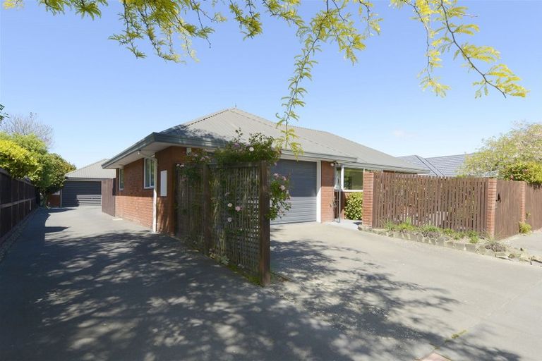 Photo of property in 64 Apsley Drive, Avonhead, Christchurch, 8042
