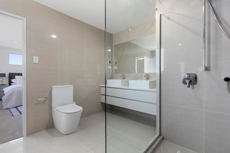 Photo of property in 15a Living Stream Road, Albany Heights, Auckland, 0632
