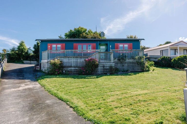 Photo of property in 11 Maclaurin Street, Dannevirke, 4930