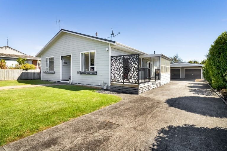 Photo of property in 30 Kahikatea Street, Inglewood, 4330