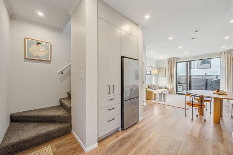 Photo of property in 18 Joseph Bolton Crescent, Wallaceville, Upper Hutt, 5018