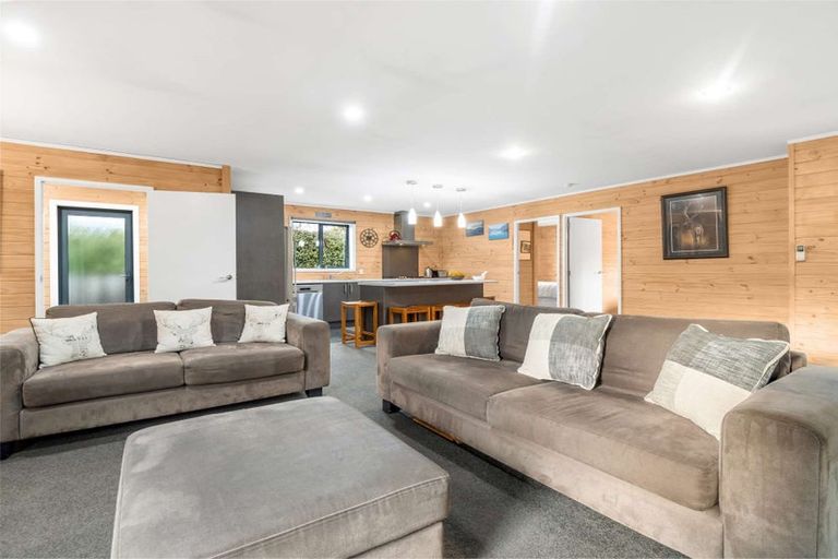 Photo of property in 5 Ryton Place, Lake Coleridge, 7572