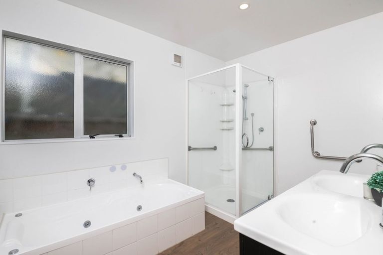 Photo of property in 7 Winsley Terrace, Churton Park, Wellington, 6037