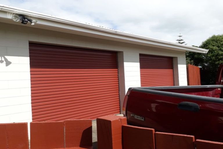 Photo of property in 118 Racecourse Road, Waiuku, 2123