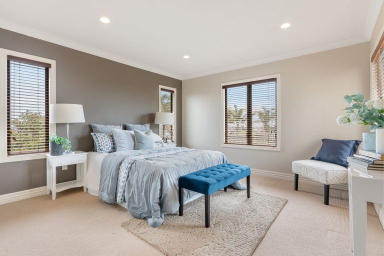 Photo of property in 11 Dunvegan Rise, East Tamaki Heights, Auckland, 2016