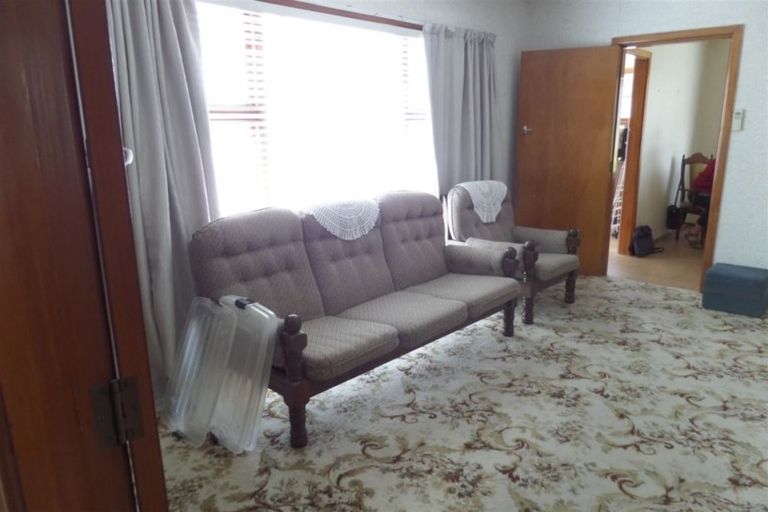 Photo of property in 13 Skerten Avenue, Hornby, Christchurch, 8042