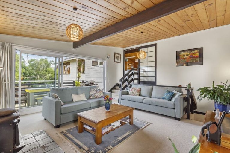 Photo of property in 17 Kawaka Street, Titirangi, Auckland, 0604