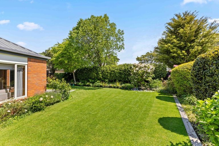 Photo of property in 8 Swanleigh Place, Ilam, Christchurch, 8041