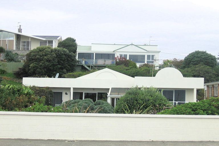 Photo of property in 93 Marine Parade, Paraparaumu Beach, Paraparaumu, 5032