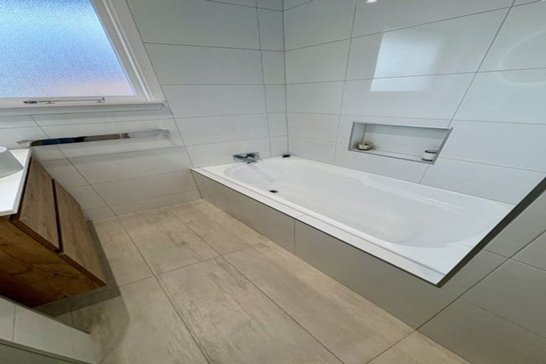 Photo of property in 80 Daniels Road, Redwood, Christchurch, 8051