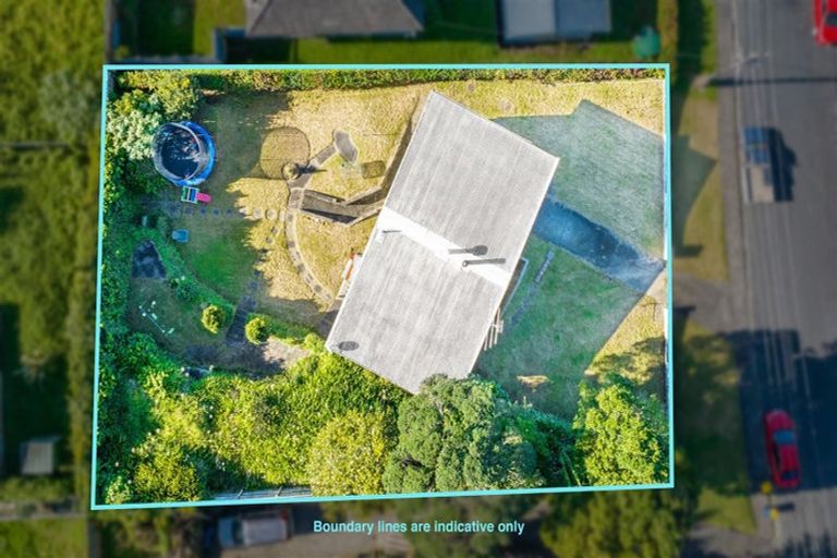 Photo of property in 14 Donovan Avenue, Massey, Auckland, 0614