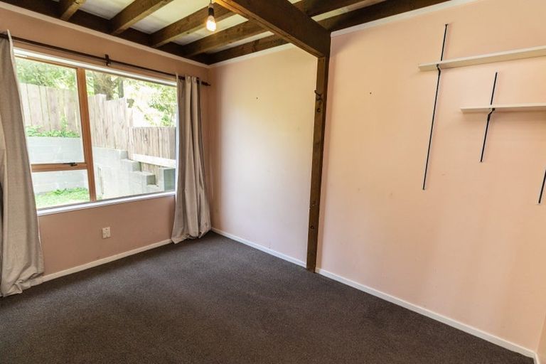 Photo of property in 104a Allington Road, Karori, Wellington, 6012