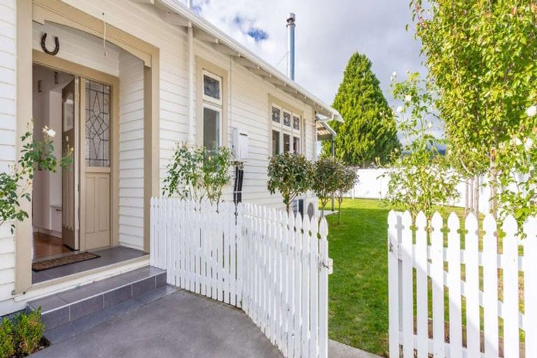 Photo of property in 388 Fergusson Drive, Heretaunga, Upper Hutt, 5018