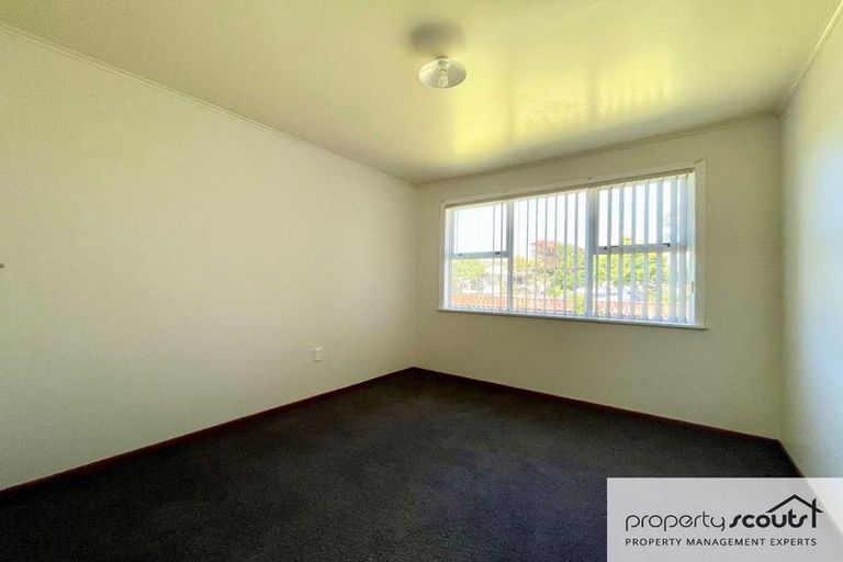 Photo of property in 22 Pamu Place, Waitara, 4320