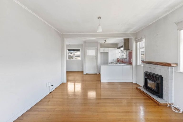 Photo of property in 1/30 Gloucester Road, Manurewa, Auckland, 2102