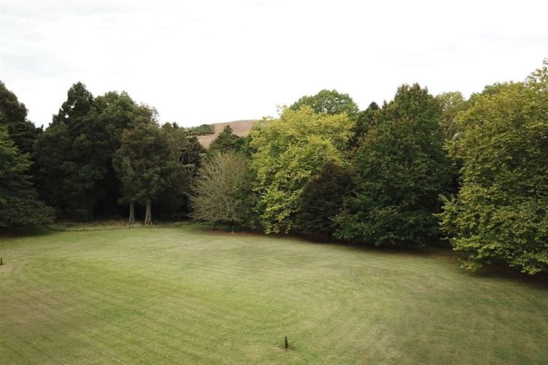 Photo of property in 10 Totara Grove, Hillcrest, Auckland, 0627