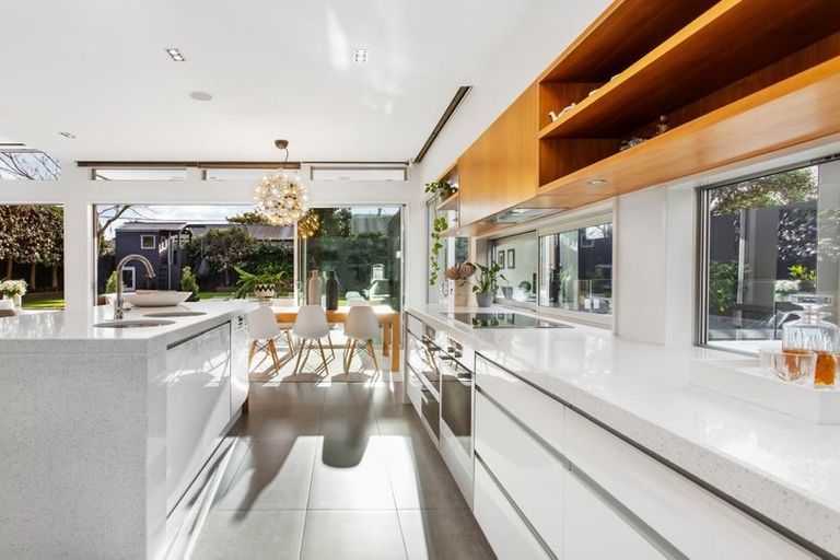Photo of property in 53 Hawthorne Street, Strowan, Christchurch, 8052
