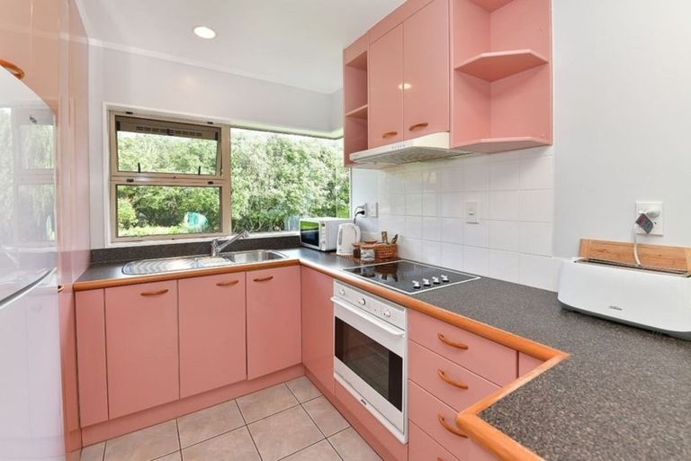 Photo of property in 74 Tarrant Road, Helensville, 0875