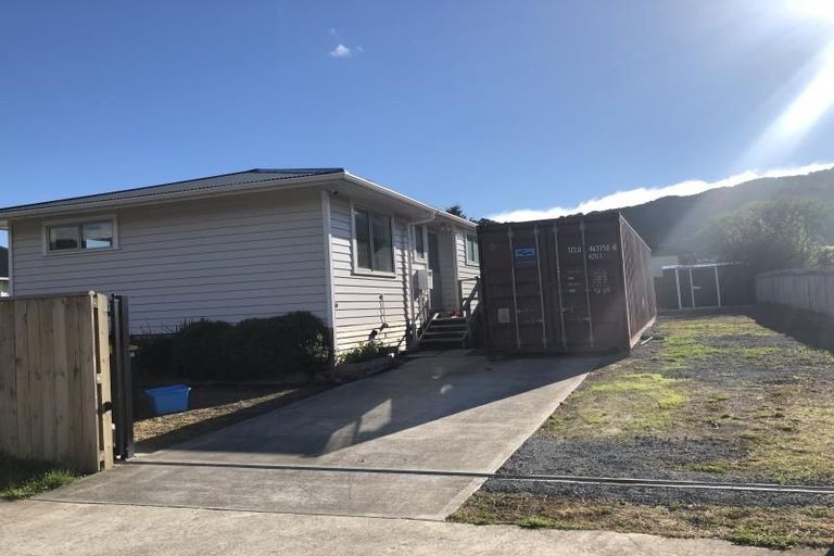 Photo of property in 23 Grimsby Grove, Wainuiomata, Lower Hutt, 5014