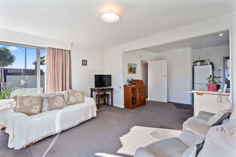 Photo of property in 1 Glynne Crescent, Spreydon, Christchurch, 8024
