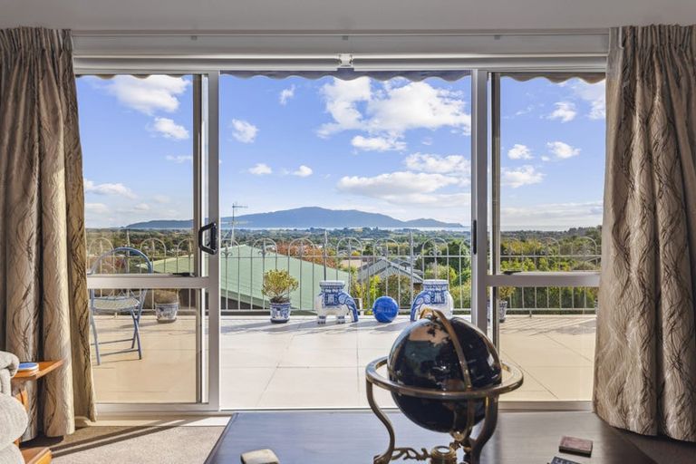 Photo of property in 49 Kakariki Grove, Waikanae, 5036