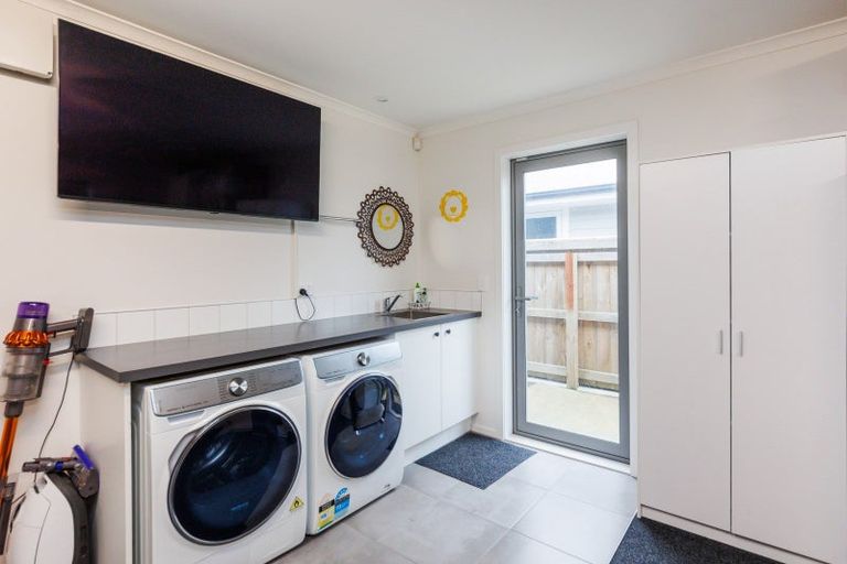 Photo of property in 12 Ivy Lane, Kelvin Grove, Palmerston North, 4414