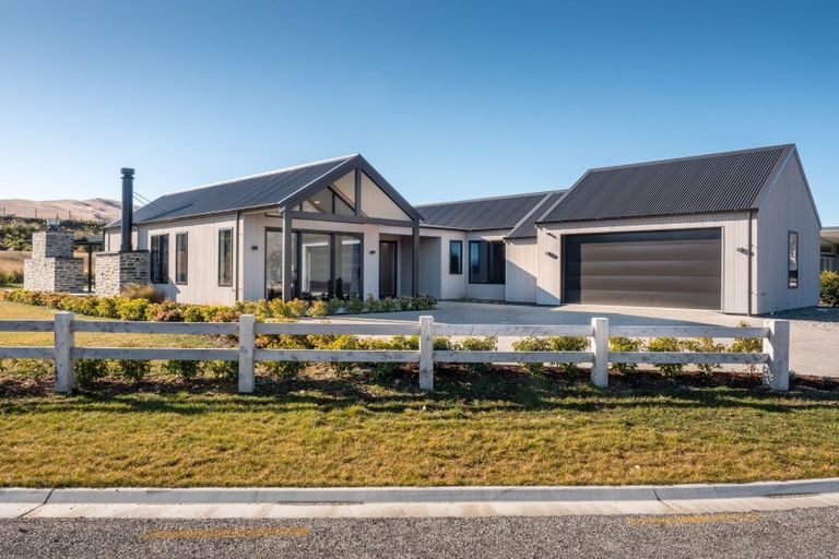 Photo of property in 10 Kahiwi Drive, Lower Shotover, 9304