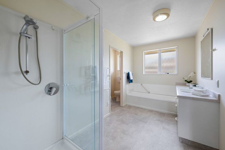 Photo of property in 27 Karina Crescent, Redwoodtown, Blenheim, 7201