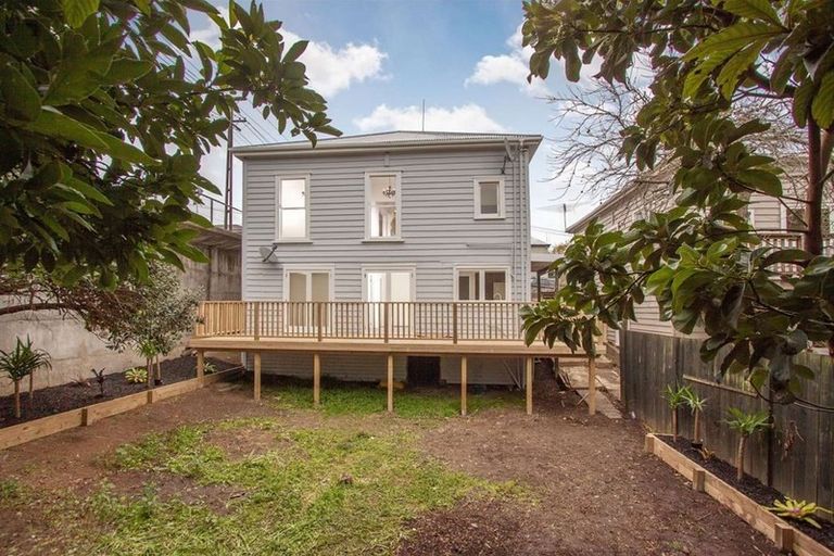 Photo of property in 27a Sussex Street, Levin, 5510