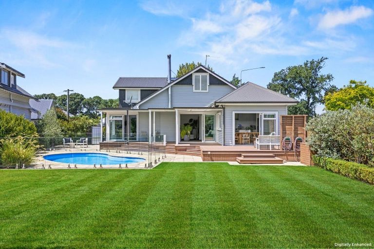 Photo of property in 3 Strowan Road, Strowan, Christchurch, 8052
