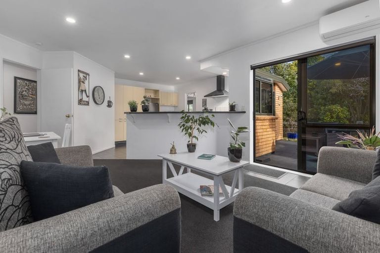 Photo of property in 11 Harry Shaw Way, Raumati South, Paraparaumu, 5032