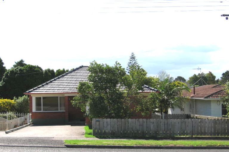 Photo of property in 47 Golf Road, New Lynn, Auckland, 0600