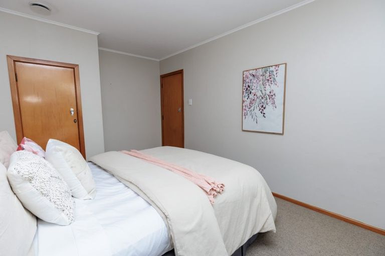Photo of property in 15 Collier Avenue, Karori, Wellington, 6012