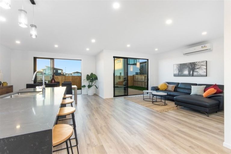 Photo of property in 28 Myland Drive, Hobsonville, Auckland, 0616