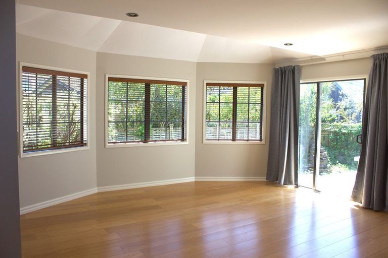 Photo of property in 108a Nile Road, Milford, Auckland, 0620