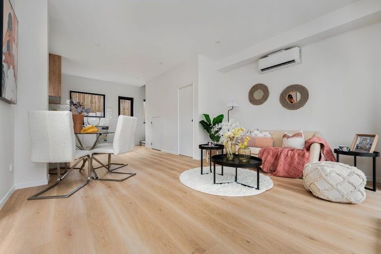 Photo of property in 8/18 Dellwood Avenue, Henderson, Auckland, 0612