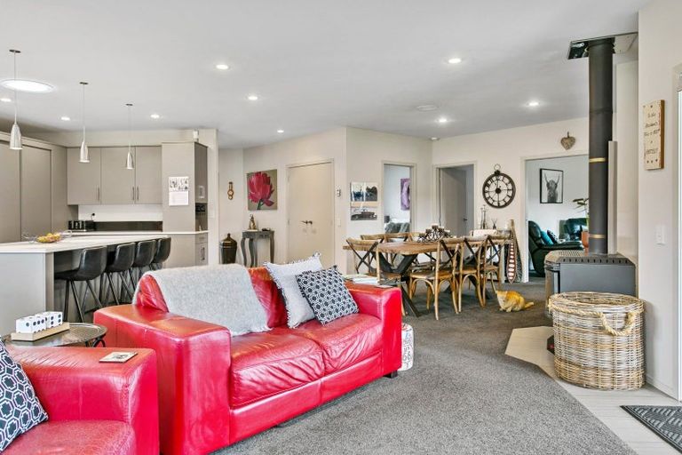Photo of property in 72 Dalmore Way, Acacia Bay, Taupo, 3385