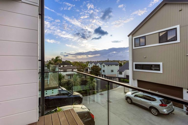 Photo of property in 12 Stockade View Lane, Howick, Auckland, 2014