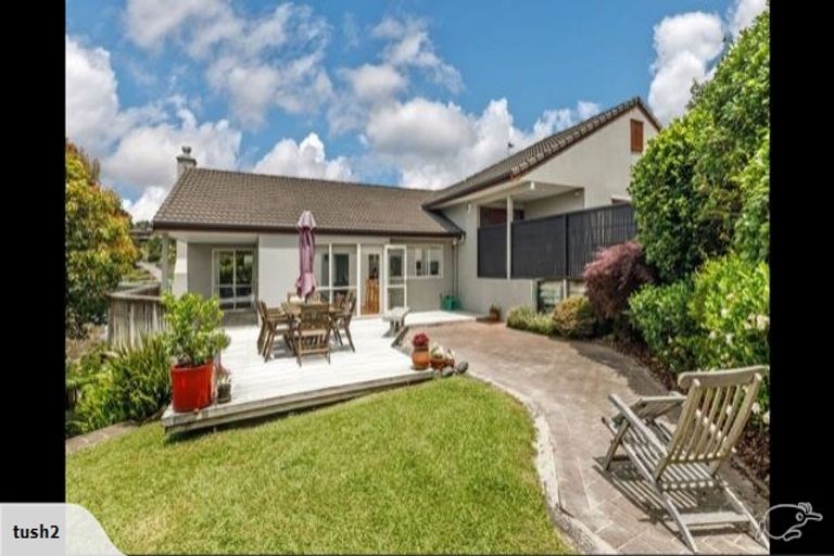Photo of property in 10 Crestview Place, Browns Bay, Auckland, 0630