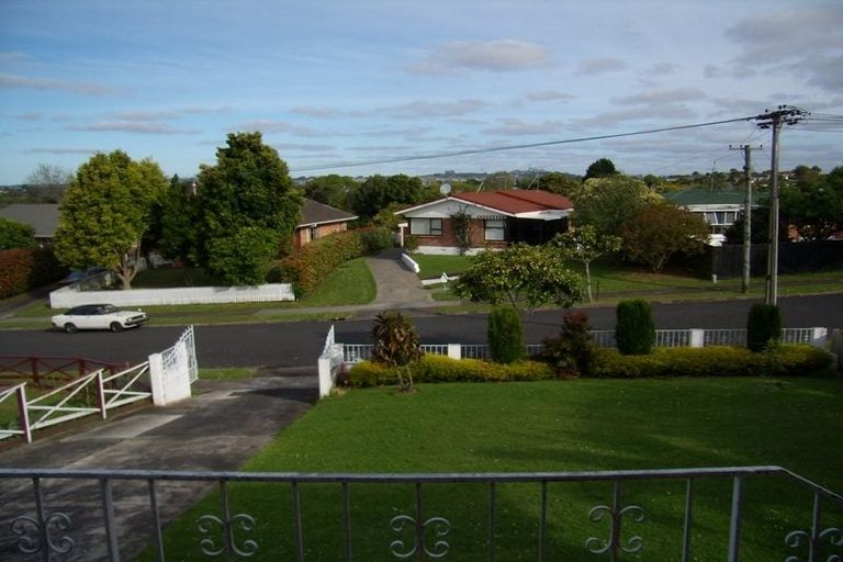 Photo of property in 20 Portadown Avenue, Pakuranga Heights, Auckland, 2010