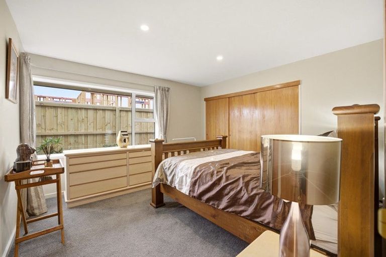 Photo of property in 2/122 Harewood Road, Papanui, Christchurch, 8053