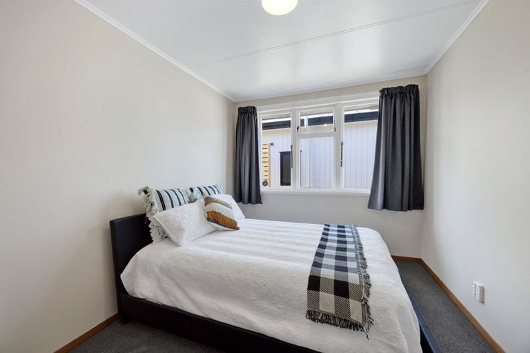 Photo of property in 20 Pukatea Street, Inglewood, 4330