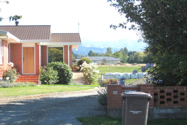 Photo of property in 16 Butchers Lane, Waimate, 7924