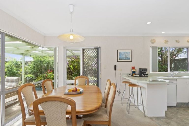 Photo of property in 2 Lasiandra Place, Mount Maunganui, 3116