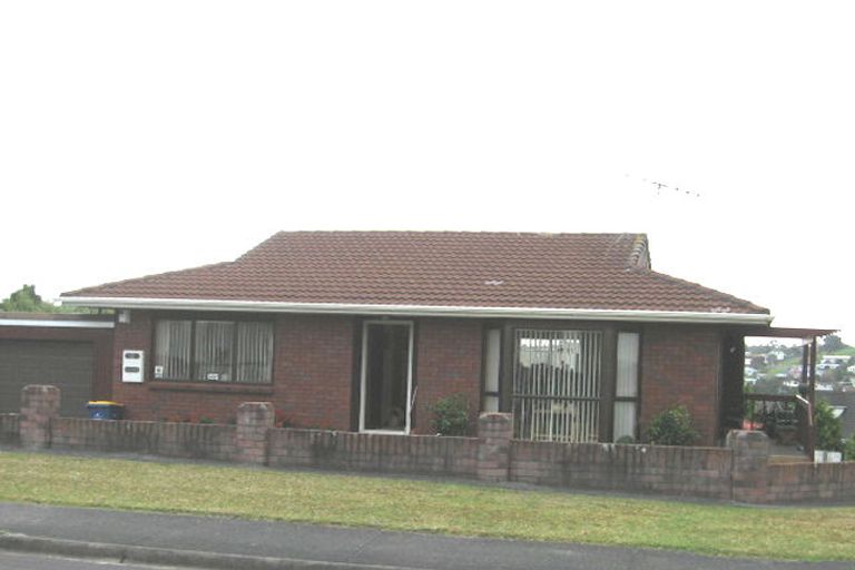 Photo of property in 1/16 Petrel Place, Massey, Auckland, 0614