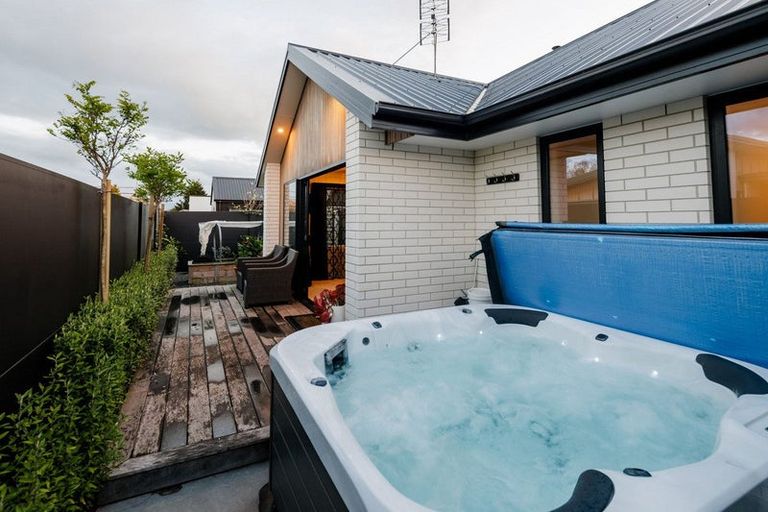 Photo of property in 14 Ruge Court, Cambridge, 3434