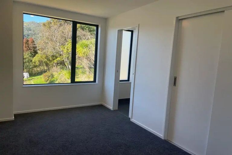 Photo of property in 71 Raukawa Street, Strathmore Park, Wellington, 6022