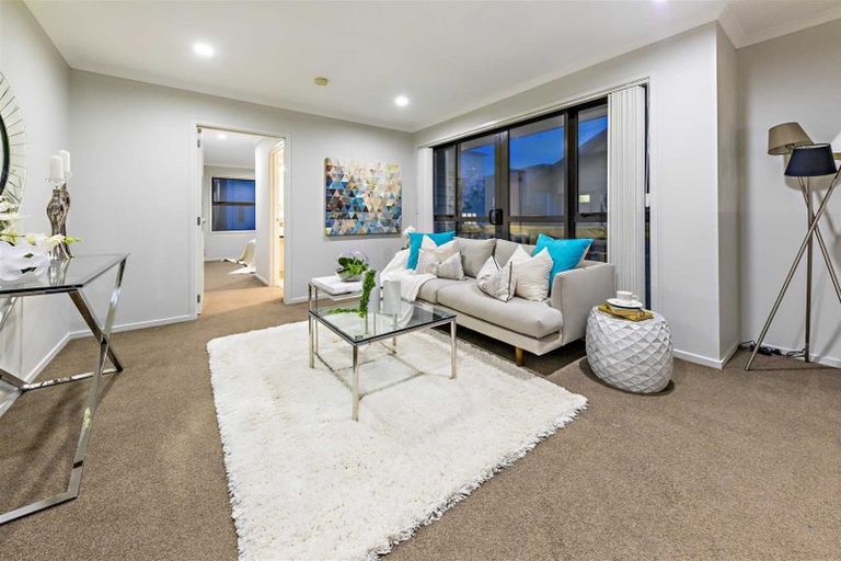 Photo of property in 16 Hirimate Place, Flat Bush, Auckland, 2019