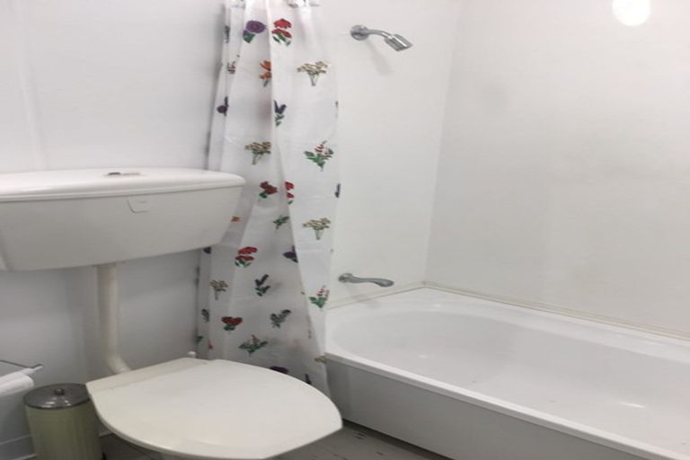 Photo of property in Hobson Court Flats, 75/70u Hobson Street, Thorndon, Wellington, 6011